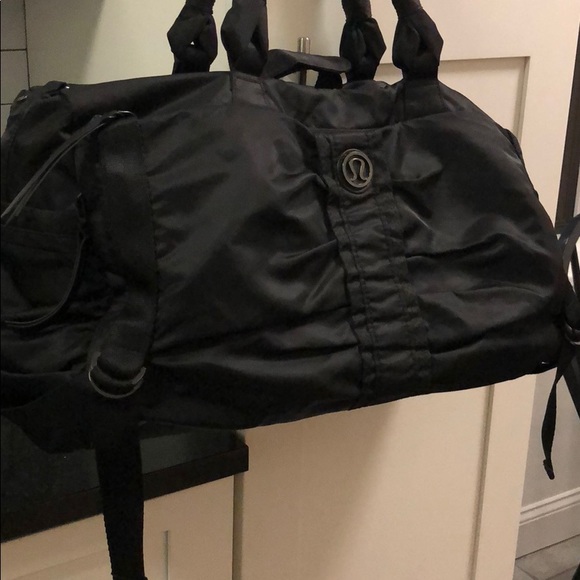 lululemon weekend bag